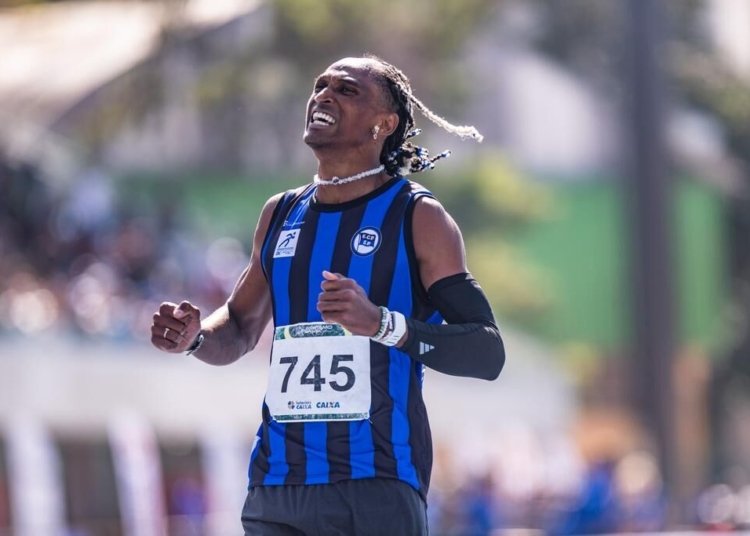 Alison dos Santos retoma topo do ranking mundial com vitória expressiva no Troféu Brasil