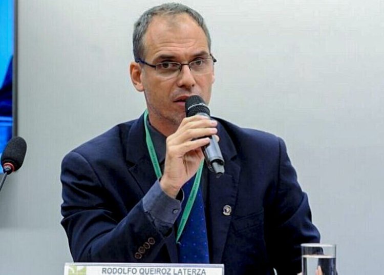 Barril de petróleo dispara e supera a marca de US$ 100 após bloqueios no Mar Vermelho