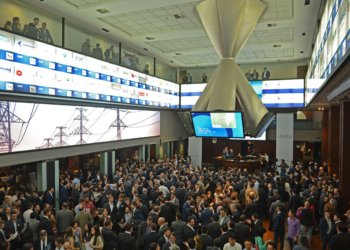 Bolsa fecha acima de 174 mil pontos pela primeira vez em um mês após dados de juros
