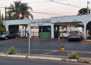 Busca da PF na casa de Jair Bolsonaro termina sem localização de armamento