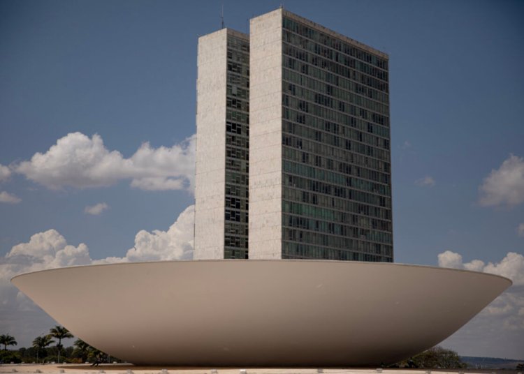 Câmara dos Deputados instala comissão para avaliar a redução da maioridade penal