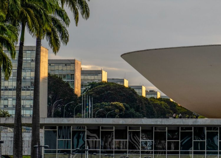 Congresso Nacional avança para o recesso com propostas cruciais travadas nas agendas