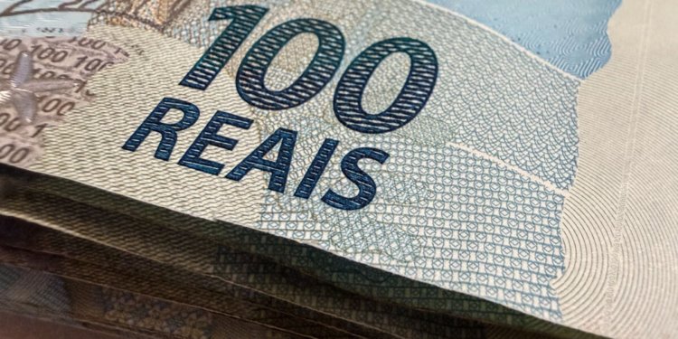 Cotação do dólar recua a R$ 5,07 e alcança patamar mais baixo em trinta dias