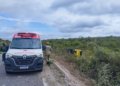 Dois morrem e 23 ficam feridos após ônibus de romeiros tombar na CE-456 em Canindé no Ceará