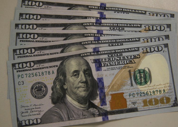 Dólar retoma trajetória de queda e fecha a R$ 5,13 com Ibovespa em movimento de realização