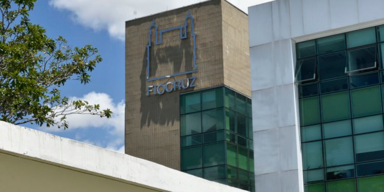 Fiocruz firma parceria com MSD para produzir novo antirretroviral contra o HIV no Brasil