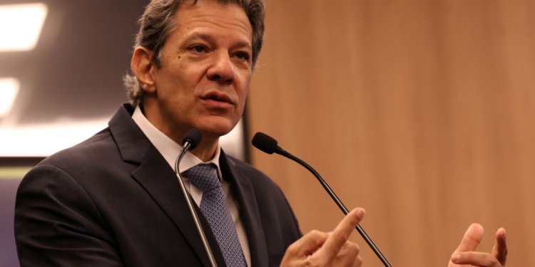 Haddad disputa governo de São Paulo com chapa confirmada em convenção com Lula