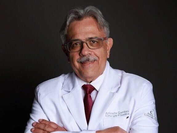 Ariosto Santos, diretor científico da Sociedade Brasileira de Queimaduras e cirurgião plástico do Hospital Vitória Apart.