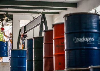 Indústria brasileira recua 0,2% em maio e interrompe sequência de crescimento
