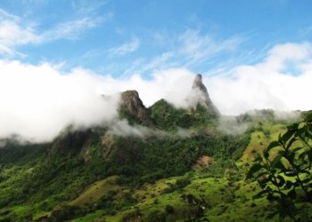monumento natural estadual serra das torres (monast) com seus 10.458,90 hectares é a maior unidade de conservação da categoria proteção integral criada pelo estado. terence j. nascentes