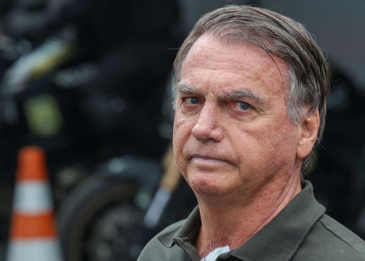 PGR opina pela permanência de Jair Bolsonaro em regime de prisão domiciliar