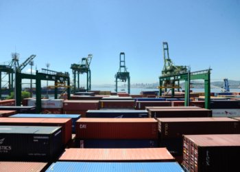 Superávit comercial brasileiro deve atingir US$ 90 bilhões até o fim de 2026