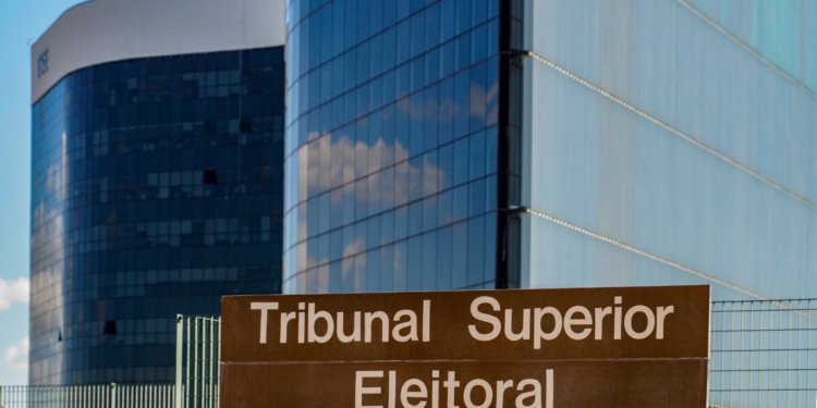 TSE firma aliança com big techs para conter desinformação nas eleições de 2026
