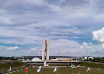 Congresso retoma atividades sem votações e esvaziado por calendário eleitoral