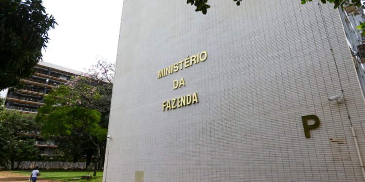 Contas do Governo Central registram superávit de R$ 10,8 bilhões em julho
