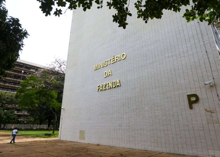 Contas do Governo Central registram superávit de R$ 10,8 bilhões em julho