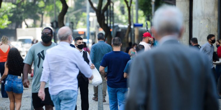 Crença em Deus é critério determinante para o voto de 81% dos eleitores brasileiros