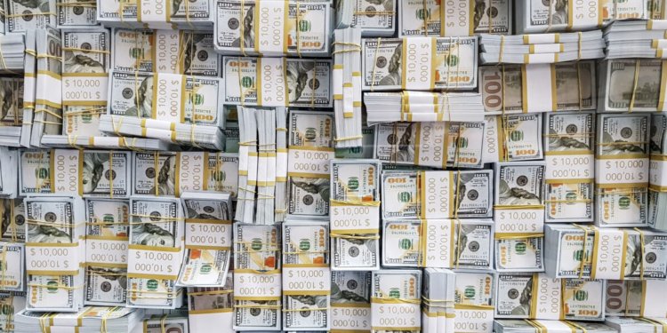 Dólar recua para R$ 5,14 e Ibovespa ganha fôlego com otimismo nos mercados globais