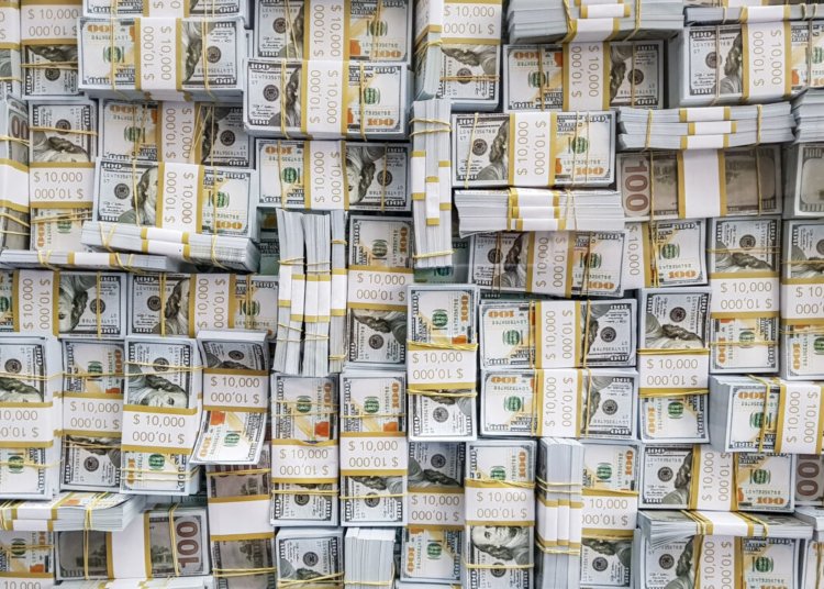 Dólar recua para R$ 5,14 e Ibovespa ganha fôlego com otimismo nos mercados globais