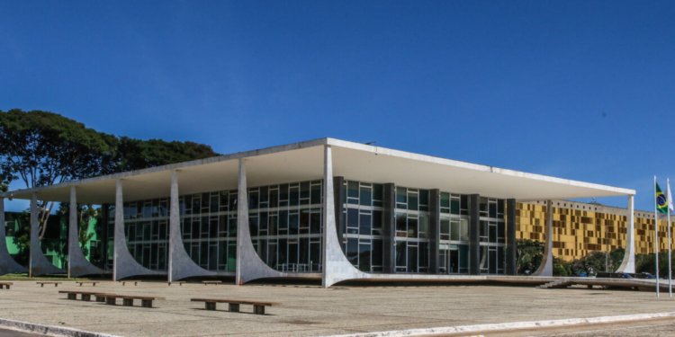 Flávio Dino ordena investigação da PF sobre suspeitas em R$ 55,4 milhões de emendas Pix