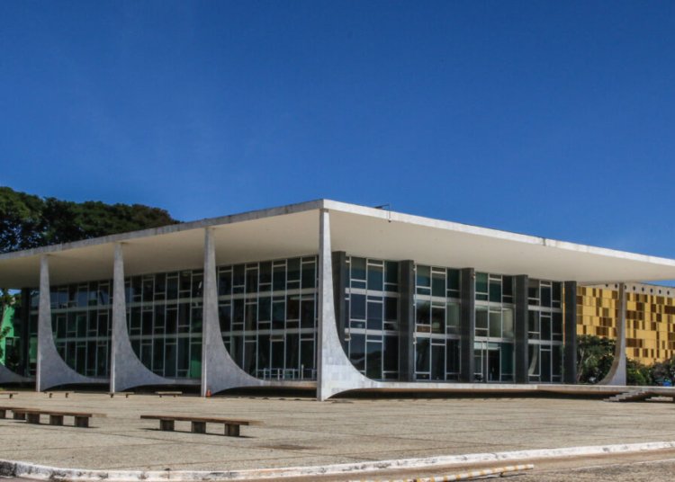 Flávio Dino ordena investigação da PF sobre suspeitas em R$ 55,4 milhões de emendas Pix