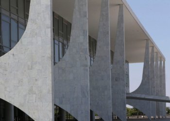 Governo federal inicia processo de reciprocidade contra tarifas impostas pelos EUA
