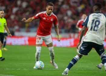 Internacional deixa zona de rebaixamento após empate dramático contra o Remo no Beira-Rio