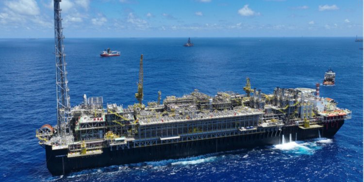 Justiça Federal suspende cobrança de imposto de 12% sobre exportação de petróleo