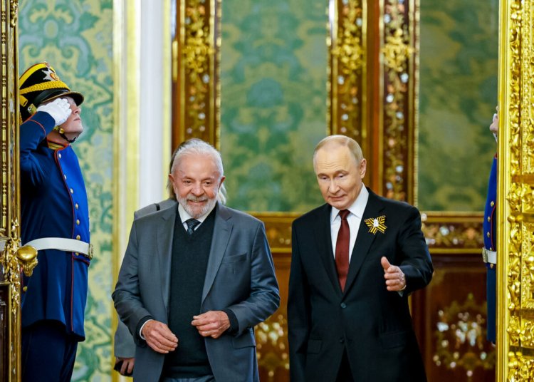 Lula e Vladimir Putin discutem balança comercial e impasses globais em telefonema de uma hora