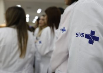 Ministério da Saúde prorroga contratos de 676 médicos especialistas no SUS até 2027