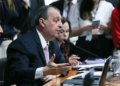 Omar Aziz apresenta parecer favorável ao fim da escala 6x1 na CCJ do Senado