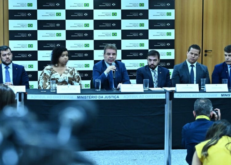 Operação Lívia desarticula organização criminosa que induzia menores ao suicídio na internet