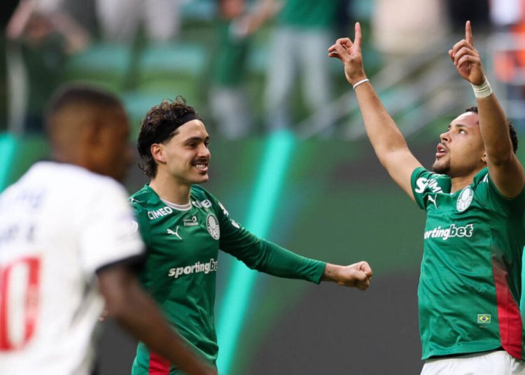 Palmeiras goleia Vasco por 4 a 1 e amplia liderança no Brasileirão