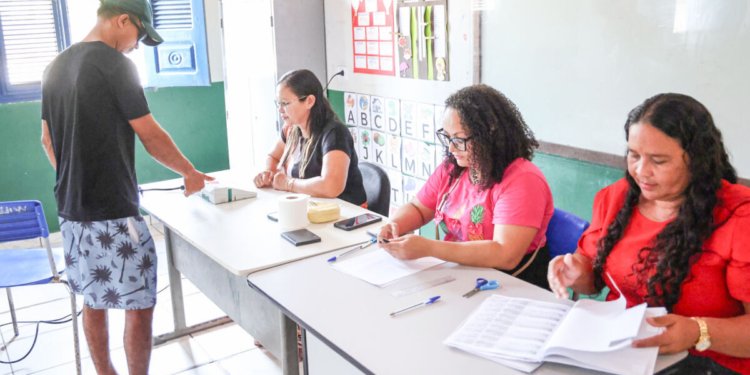 Paulino Neves recebe teste prático para o sistema de votação das Eleições 2026