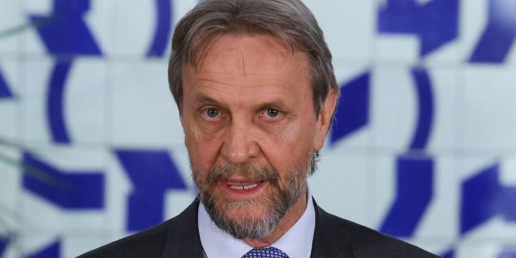 Pedro Uczai segue internado em Brasília após sofrer AVC isquêmico na Câmara