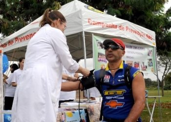 Pesquisa recruta 8,5 mil voluntários para testar polipílula brasileira contra AVC