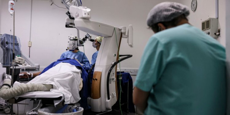 Quedas e queimaduras lideram internações de crianças em meio à alta de acidentes domésticos