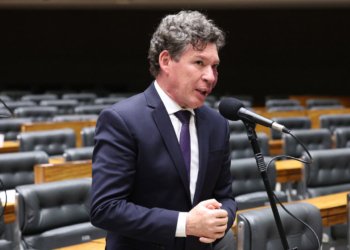 Reginaldo Lopes comandará comissão da MP que extingue a taxa das blusinhas