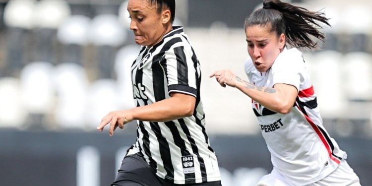 São Paulo alcança a liderança após golear o Botafogo e esquenta reta final do Brasileiro
