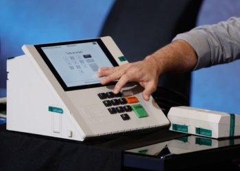 Segurança do sistema eletrônico de votação é reforçada pelo TSE para o pleito de 2026