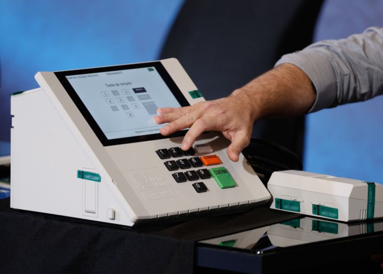Segurança do sistema eletrônico de votação é reforçada pelo TSE para o pleito de 2026