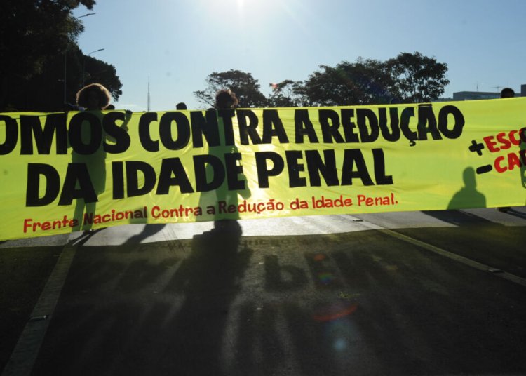 Sociedade Brasileira de Pediatria critica proposta de reduzir maioridade penal para 16 anos