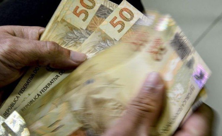 Trabalhadores informais ganham nova linha de crédito para quitar dívidas bancárias