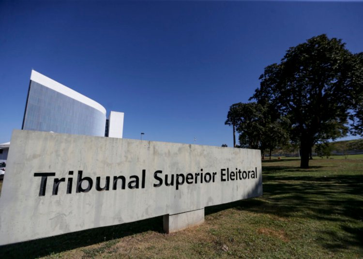 TSE cria conselho para conter avanço da inteligência artificial e fake news nas eleições