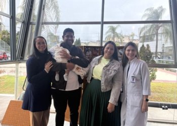 Sara Campos, 34 anos, mãe de Benjamin, que nasceu com apenas 25 semanas e 660 gramas e passou 99 dias na UTI Neonatal do Hospital Vitória Apart