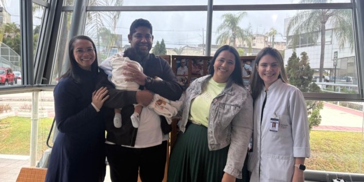 Sara Campos, 34 anos, mãe de Benjamin, que nasceu com apenas 25 semanas e 660 gramas e passou 99 dias na UTI Neonatal do Hospital Vitória Apart