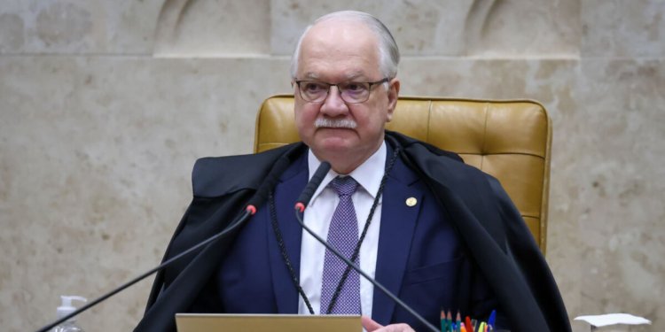 André Mendonça abre sigilo de investigações sobre o Banco Master após intervenção de Fachin