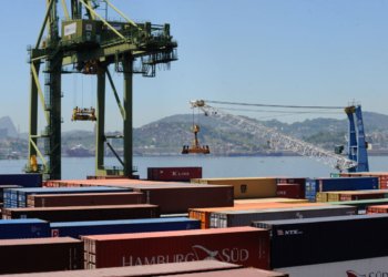 Balança comercial brasileira atinge superávit de US$ 7,4 bilhões em agosto