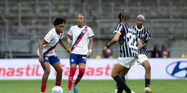 Corinthians vence Bahia na Fonte Nova e larga na frente por vaga na final do Brasileirão