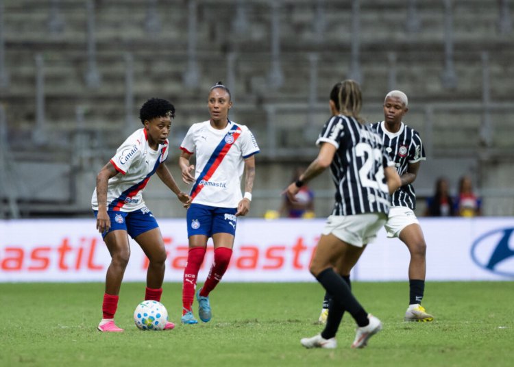 Corinthians vence Bahia na Fonte Nova e larga na frente por vaga na final do Brasileirão
